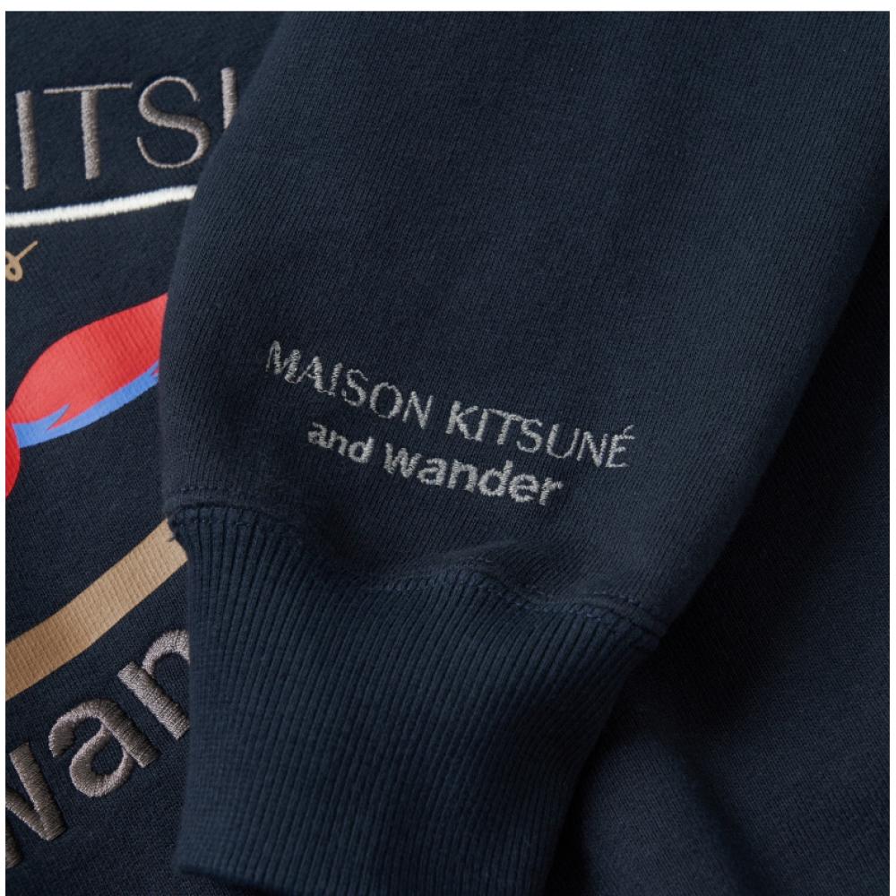 Maison Kitsune 5743284910 120 Maison Kitsune X Wonder Ski foX Logo Patch Public Sweatshirt