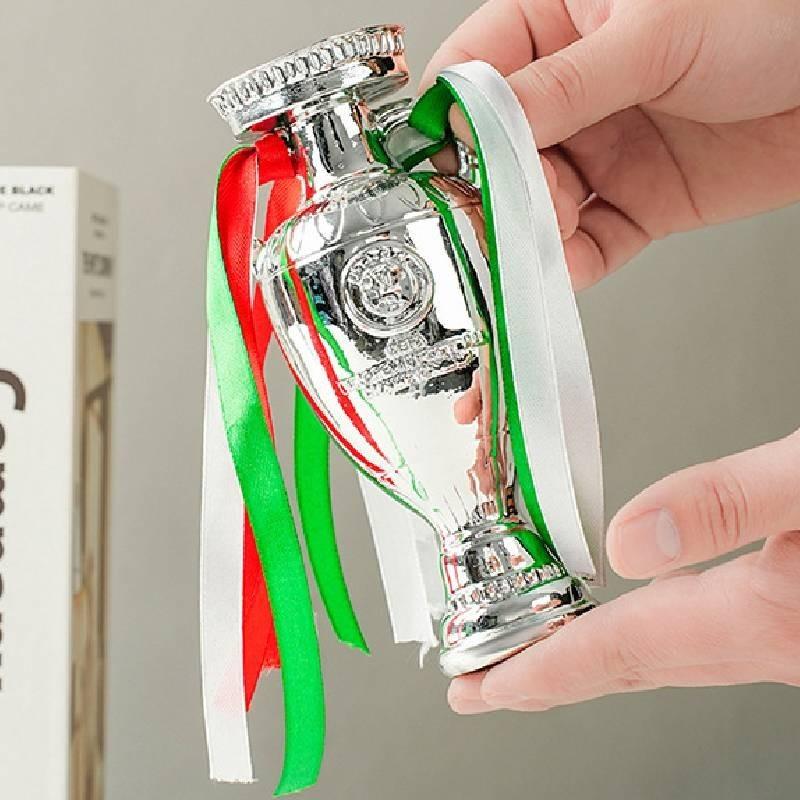 Элегантная модель трофея Кубка Европы из смолы, идеально подходящая для футбольных фанатов и коллекционеров