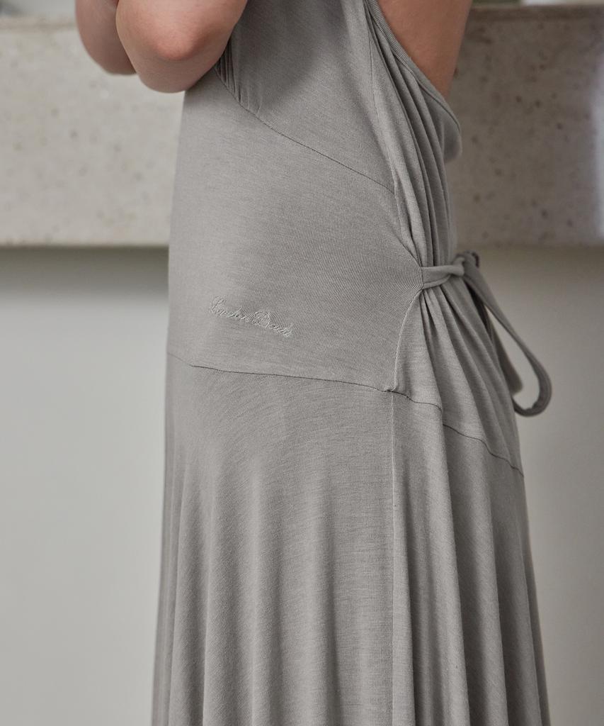 Несбалансированное драпированное платье на бретелях Leondeondada, G.Beige