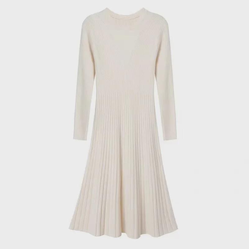 Платье-свитер миди с черным трикотажным воротником для беременных на осень/зиму