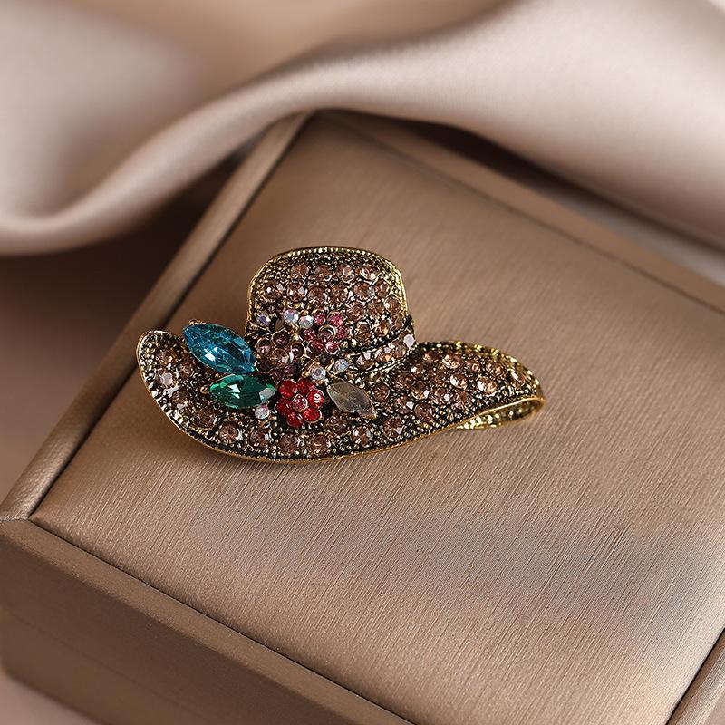 Брошь в виде шляпы от солнца с бриллиантами, Высокий класс, Легкая роскошь, Ретро женская брошь из сплава, Универсальная булавка