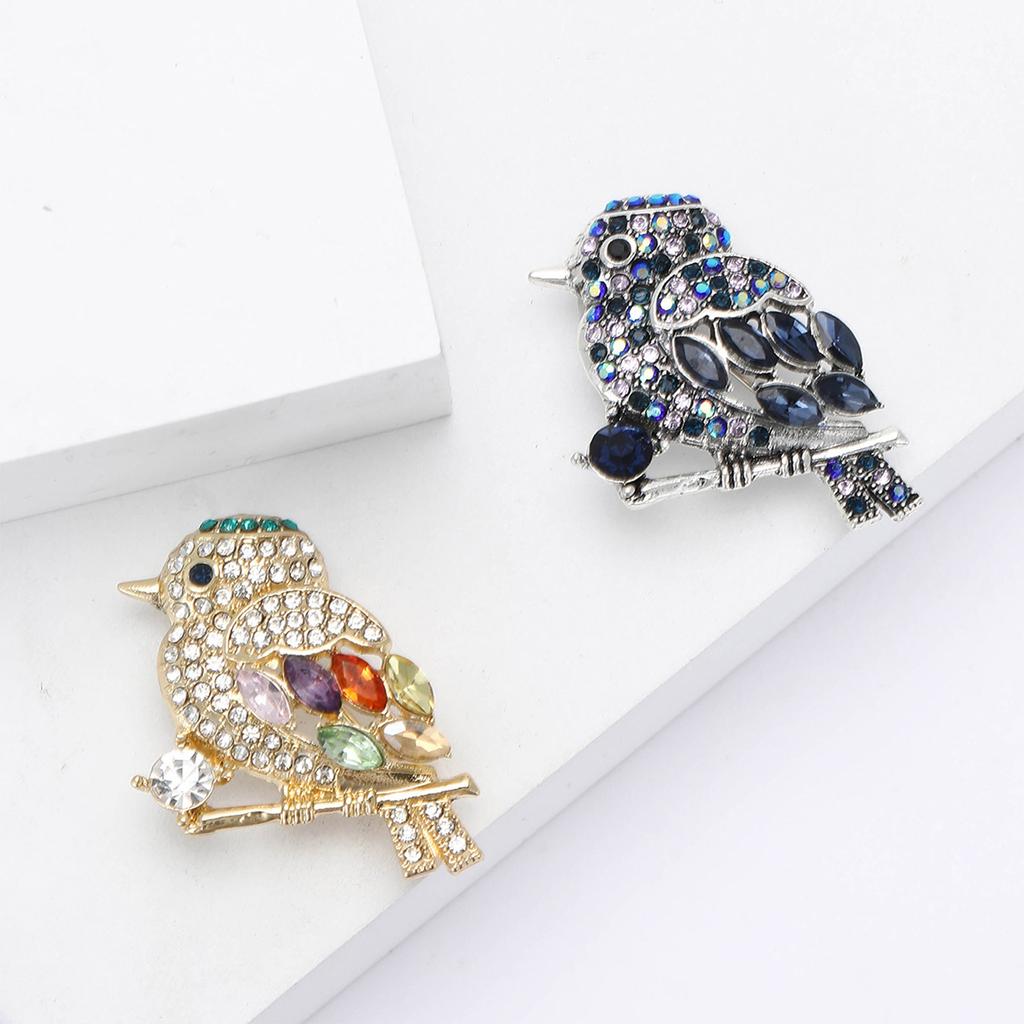 Sparkling Rhinestone Bird Brooches Vintage Alloy Animal Pins Banquet Party Accessories Suitable for Women and Men