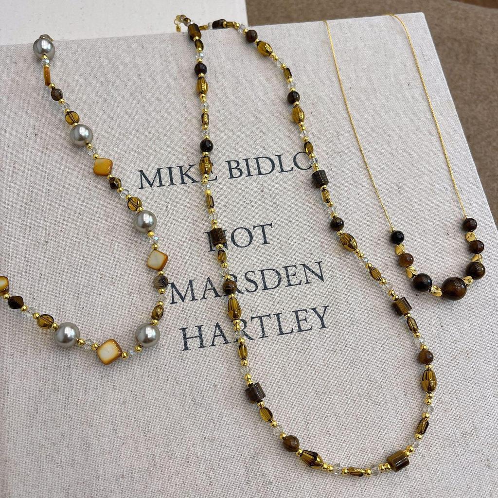 Ожерелье-цепочка в стиле Майяра с камнем тигровый глаз — элитная легкая роскошь, коллекция осень/зима 2024.