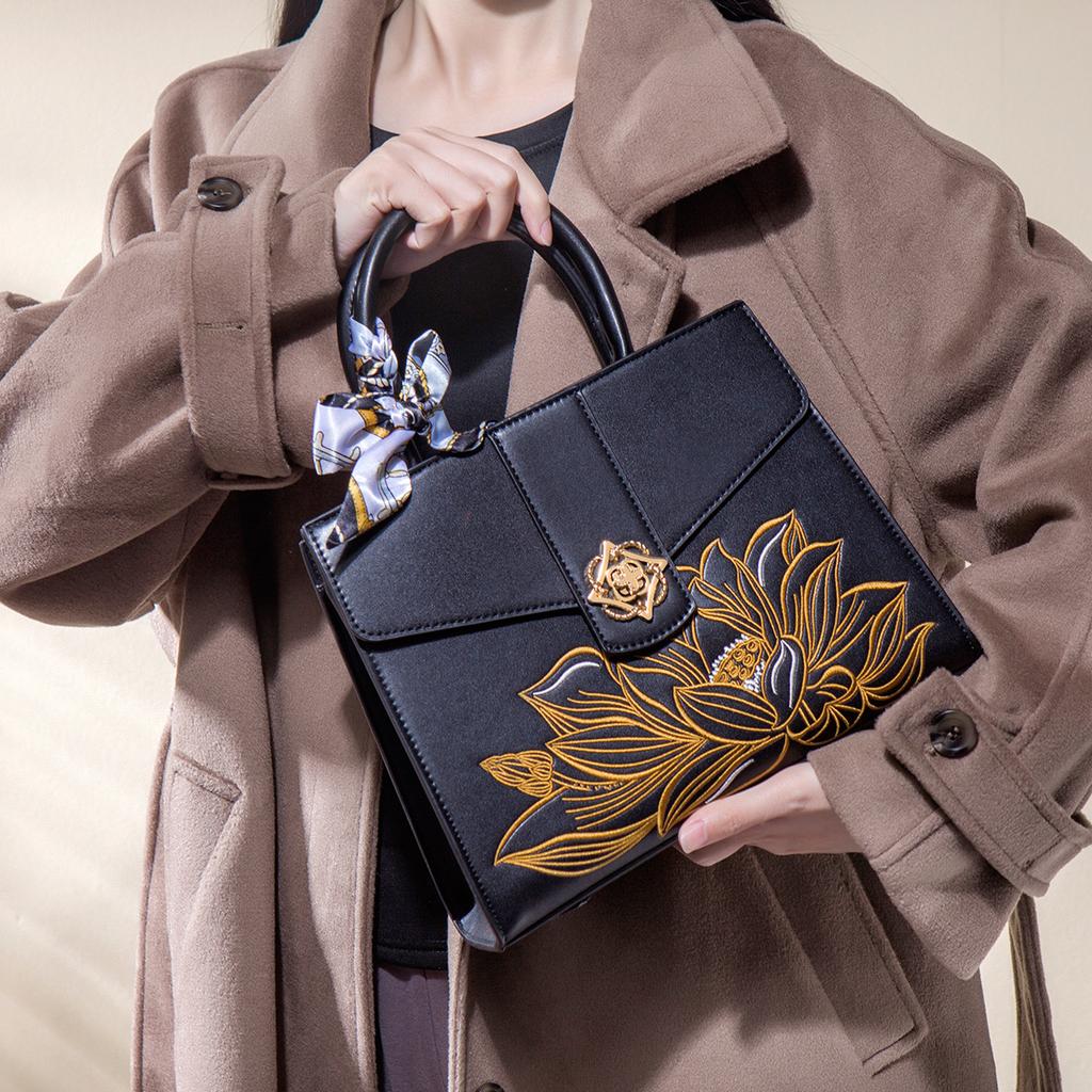 2025 Spring New Niche Handbag, New Chinese Style Embroidery, High-End Mom Bag, Single Shoulder Crossbody Tote Bag for Women