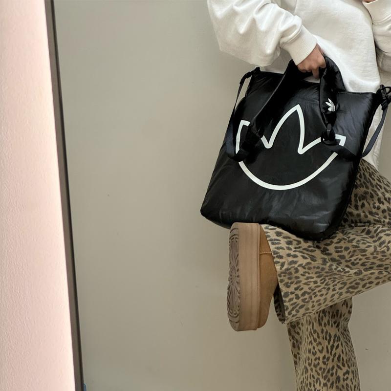 Adidas Originals Glossy Fashion Sports Zipper Shoulder Crossbody Handbag Unisex Handbags Black JW1715