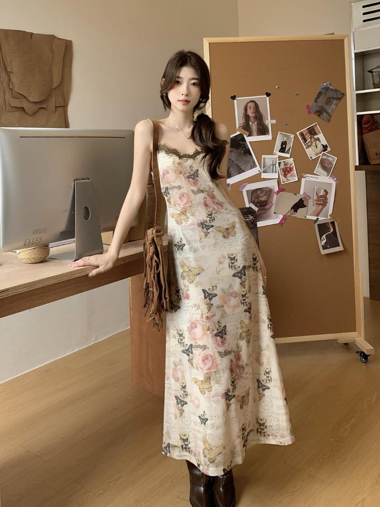 Spring and summer new seaside vacation A-shaped skirt long dress lace splicing butterfly beautiful suspender dress children