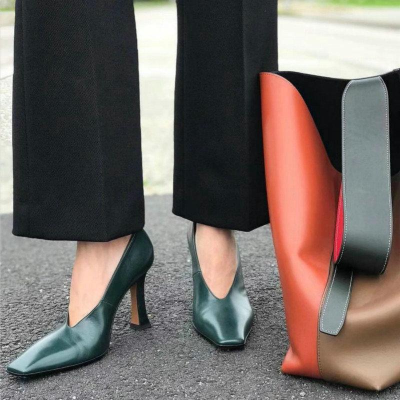 Fashion 2025 White Square Head High Heels Autumn New Temperament Thick With Niche Design V-Mouth Leather Vintage Single Shoes Women