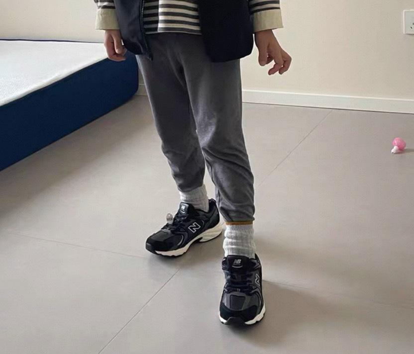 NB 530 Детская кожаная спортивная обувь: Удобные, Легкие, Нескользящие, Мягкая Подошва, Повседневные Кроссовки Унисекс.