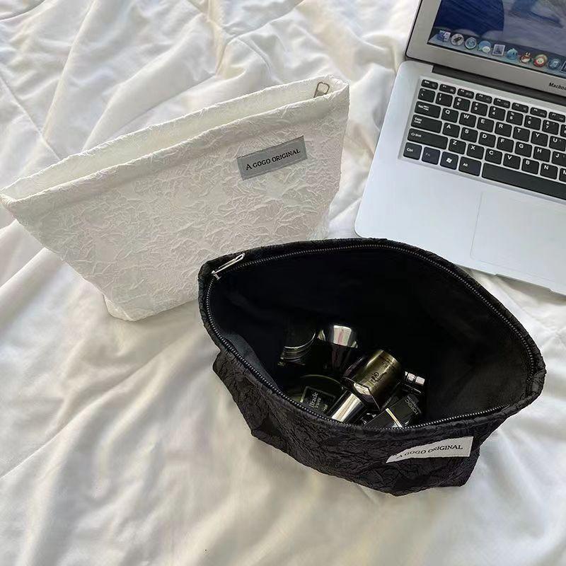 Новая женская сумка 2024 года, взрывная, большая емкость, косметичка премиум-класса, высокая красота, студенческая простая сумка для хранения