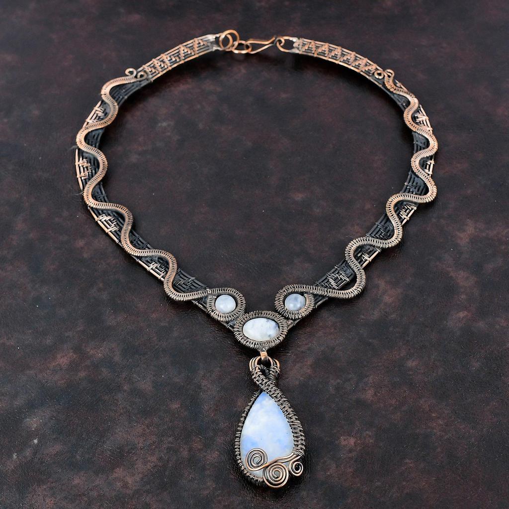 Ожерелье из радужного лунного камня, ожерелье из медной проволоки, регулируемое ожерелье, медные украшения ручной работы, подарок для мамы, изящное ожерелье из драгоценных камней