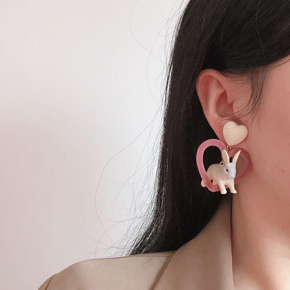 White Heart Rabbit Fashion Design Resin Jewelry Women Earrings Animal Earrings Korean Style Jewelry