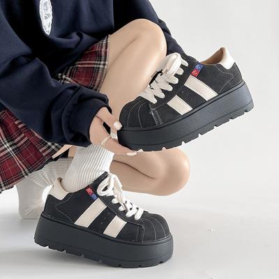 Queen Fan ретро коричневые универсальные платформенные немецкие тренировочные туфли женские 2025 новая осень юбка увеличивающая рост кеды