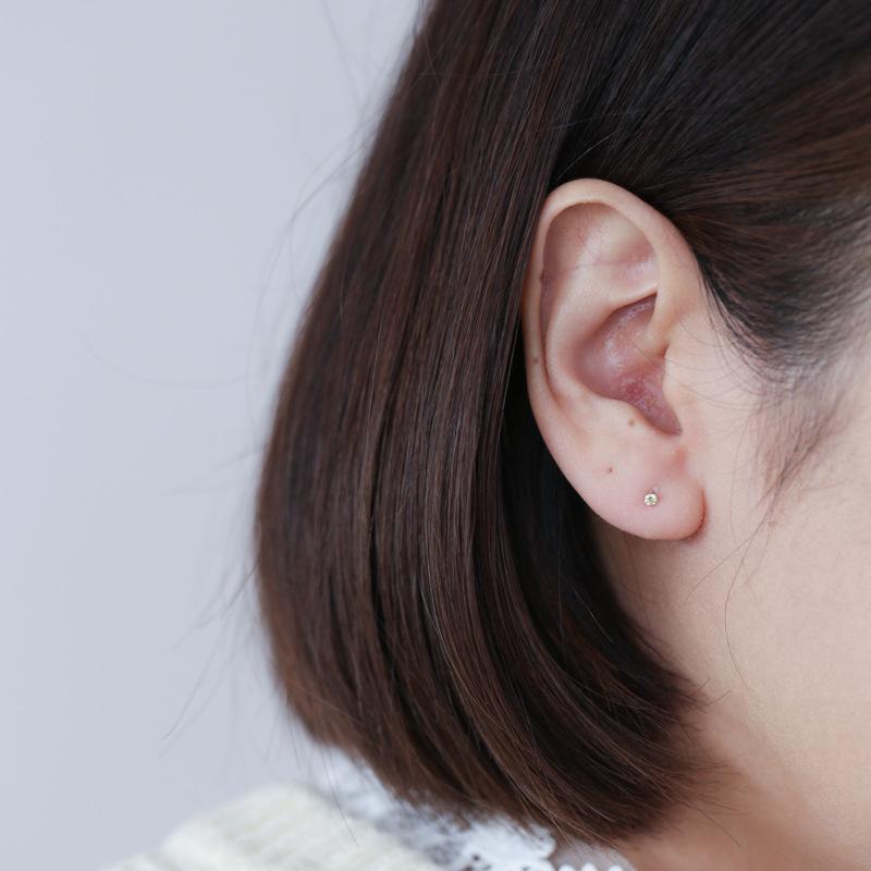 Мини-супер-маленькие серьги с бриллиантами японского и корейского дизайна для мужчин и женщин, нежные серьги для прокалывания ушей с питательным эффектом ветра