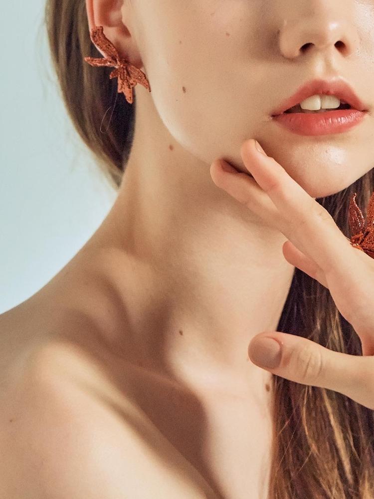 Elyona Garden Studs