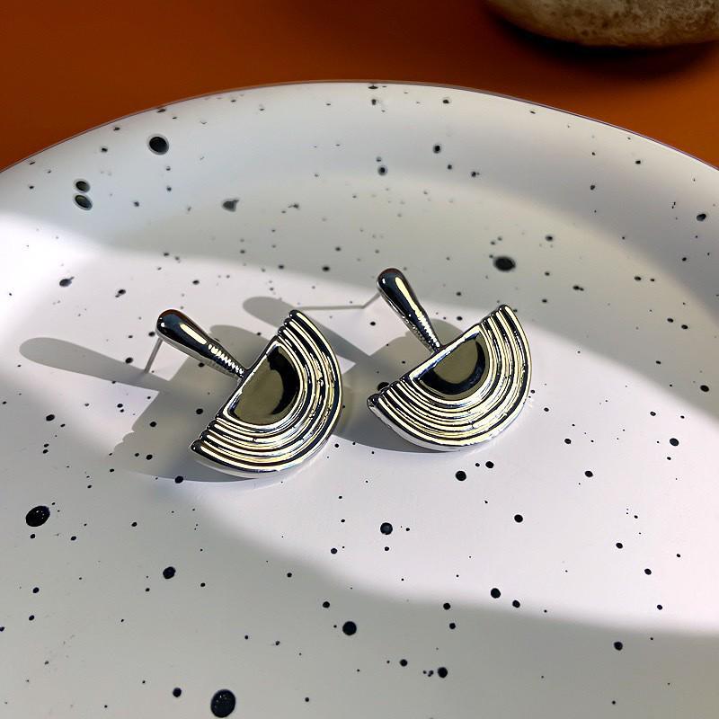 Vintage Rose Leaf Metal Cuban Link Pearl Earrings for Women