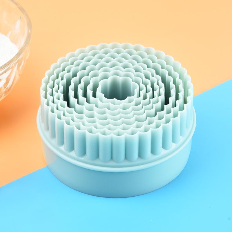 8-Piece Dual-Purpose Food-Grade Plastic Cookie & Dumpling Mold Set with Round Lace Design