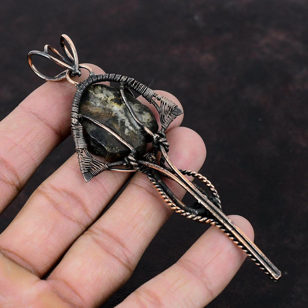 Подвеска из драгоценного камня с хиастолитом, обернутая медной проволокой, подвеска с хиастолитом, ювелирное изделие ручной работы, подарок для нее, замечательные медные украшения, удивительный кулон