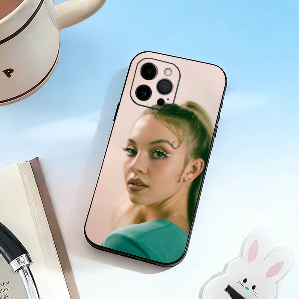 Чехол для телефона S-Sydney S-Sweeney для iPhone 17,16,15,14,13,12,11 Plus,Pro Max,XS, Мягкий силиконовый черный чехол