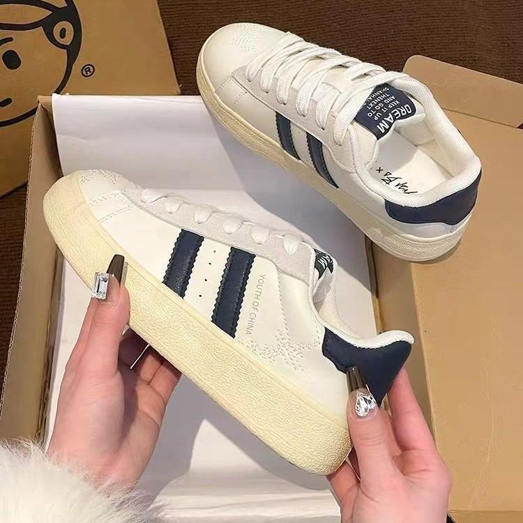 Модная женская повседневная обувь модная низкая шнуровка для отдыха спортивная уличная удобная нескользящая женская на плоской подошве