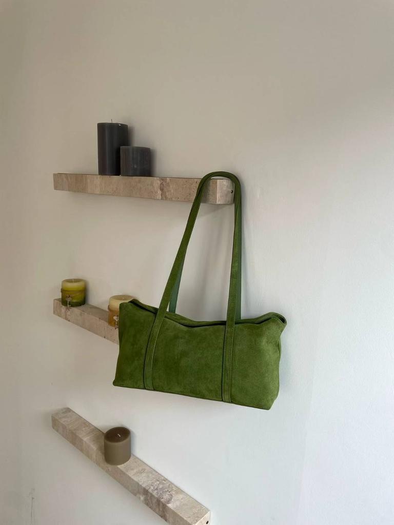 Matte Cowhide Commuting Baguette Bag, a Niche High-end Quality, Large-capacity Single-shoulder Bag for Women