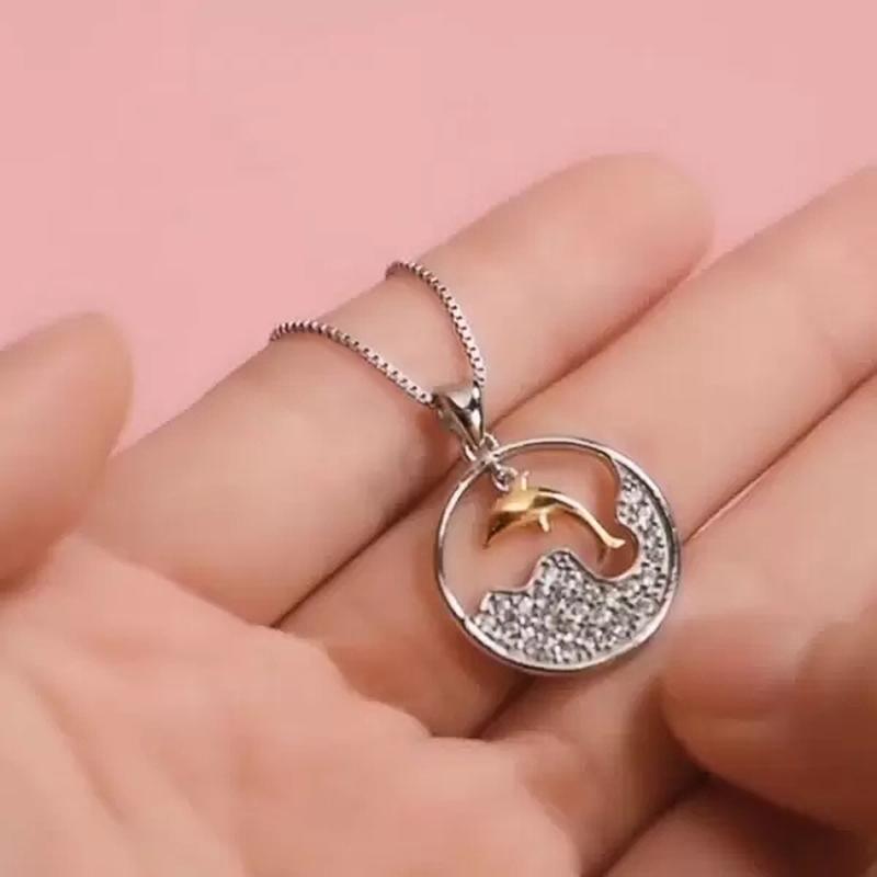 Новое милое ожерелье золотого цвета с дельфином для девочек, модный кулон, двухцветный дизайн, забавные женские аксессуары, эффектные ювелирные изделия, подарки