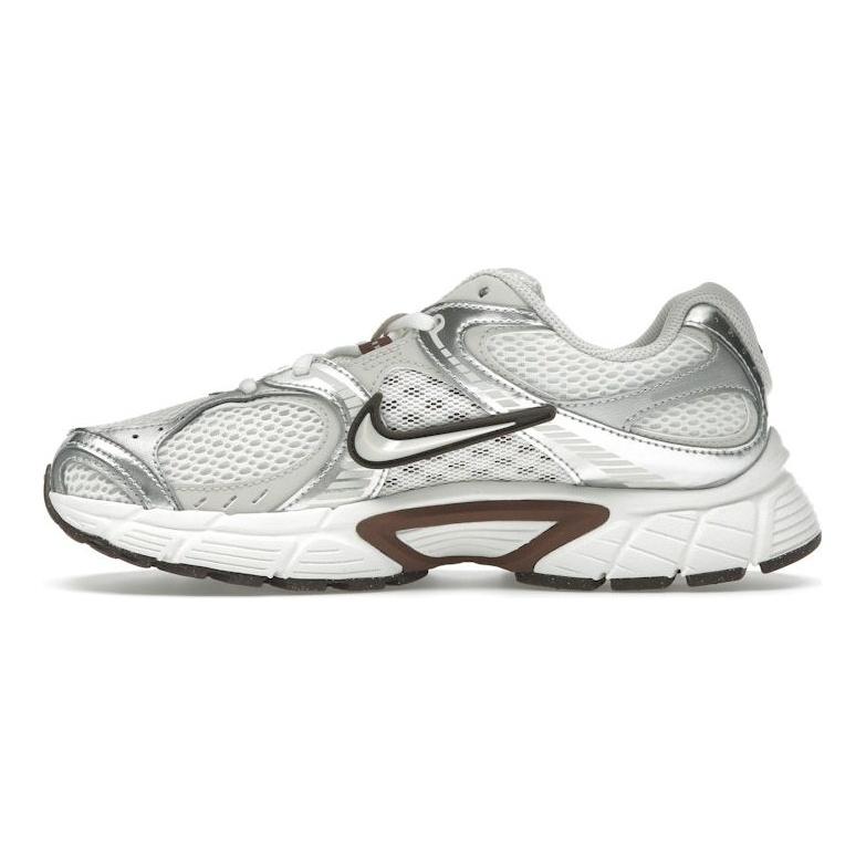 Nike V5 RNR Sail Fauna коричневые женские кроссовки кремовые Phantom светло-Orewood-коричневые HQ7901-102