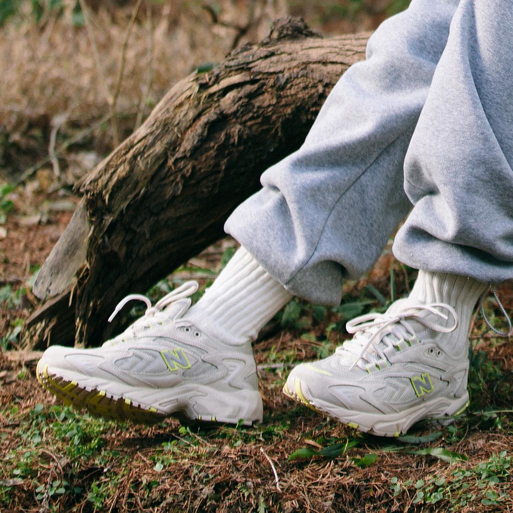 New Balance Нико и ... X Кроссовки New Balance 725 'Moonbeam Lemonade' ML725NK1