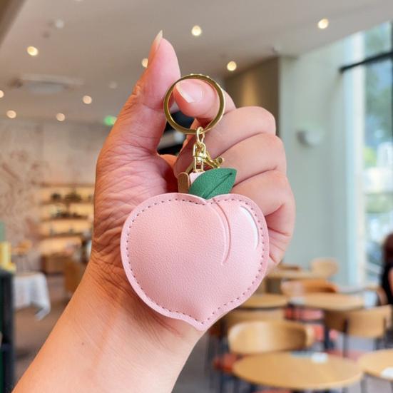 Брелок-подвеска в форме персика Держатель для карт из искусственной кожи Чехол для карты доступа Имитация фруктового брелока Декоративный для Дня Святого Валентина