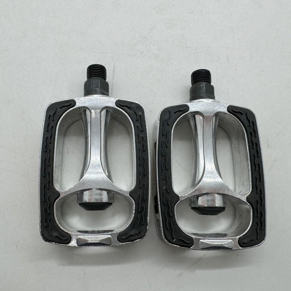 Retro Aluminum Alloy Bicycle Pedals Safety Non-Slip Bike Pedals Durable Reflective Strips Road Bike Pedals Outdoor Sports