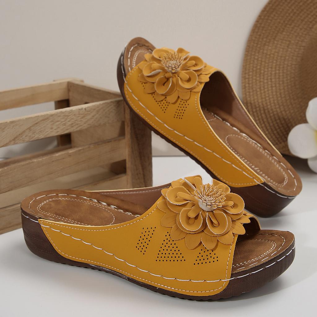 Модные ретро шлепанцы на танкетке с цветочным декором Женские 2025 Лето Толстая подошва Платформа Сандалии Женские Противоскользящие Пляжная обувь Уличные шлепанцы