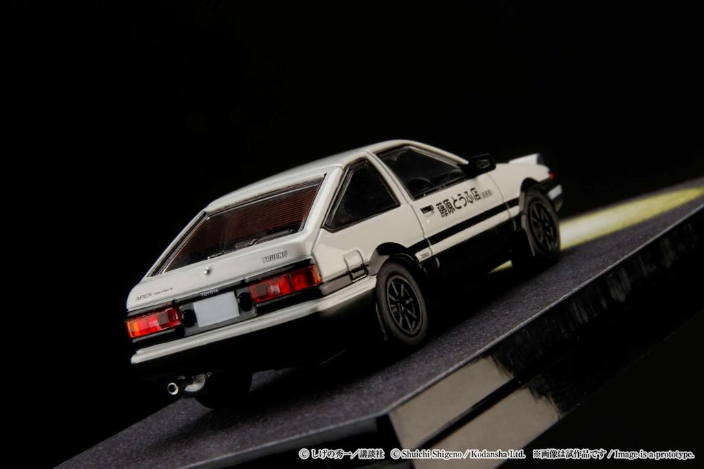 Модель HJ64 Toyota Sprinter Trueno GT APEX Initial D с двигателем от Ватару Акияма. Завершенное изделие 1/64 (АЕ86) /