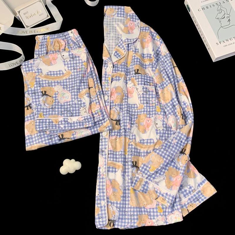 Милая женская пижама с изображением медведя на деревянной лошадке, синяя, белая, клетчатая, с рисунком из мультфильмов, домашняя одежда, весенняя, из молочного шелка, для отдыха