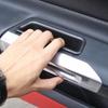 Оригинальный ящик для хранения на двери автомобиля для Ford Mustang 2015-2022, АБС-пластик, автомобильная дверная ручка, органайзер, боковая коробка для салона автомобиля