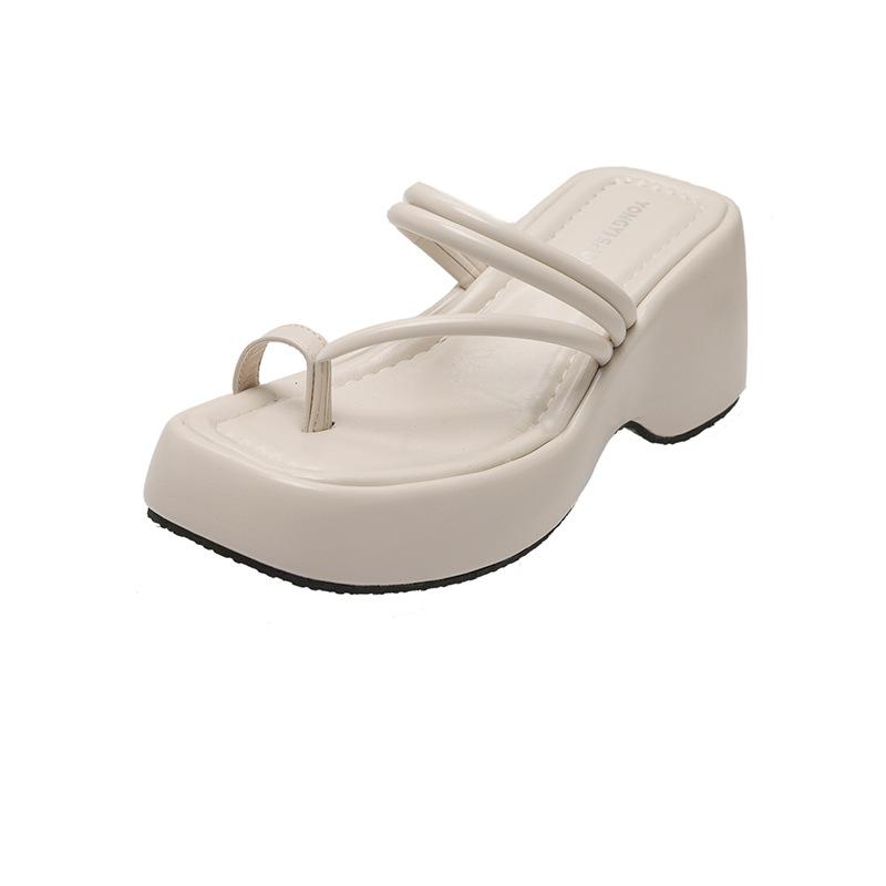 Fashion Hot Selling 2025 Shoes Women Rubber Flip Flops Female Slippers Slides Fashion Soft Hawaiian 2025 Flat Luxury Concise Rome Shoes