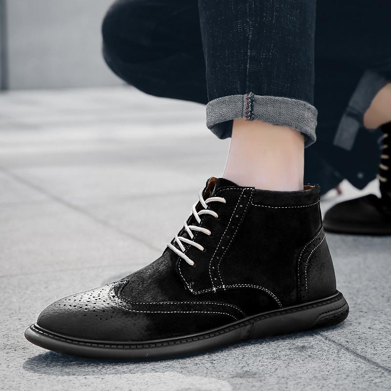 Fashion Golden Sapling Man Retro Flat Chelsea Boots Outdoor Leisure Leather Ankle Boot Male Shoes Pointed Toe High-top Brogues Footwear