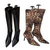 Леопардовые женские высокие сапоги с острым носком, сексуальные туфли на высоком каблуке, тренд 2024 года, новые ботинки челси, туфли-лодочки, роскошные вечерние зимние женские ботинки