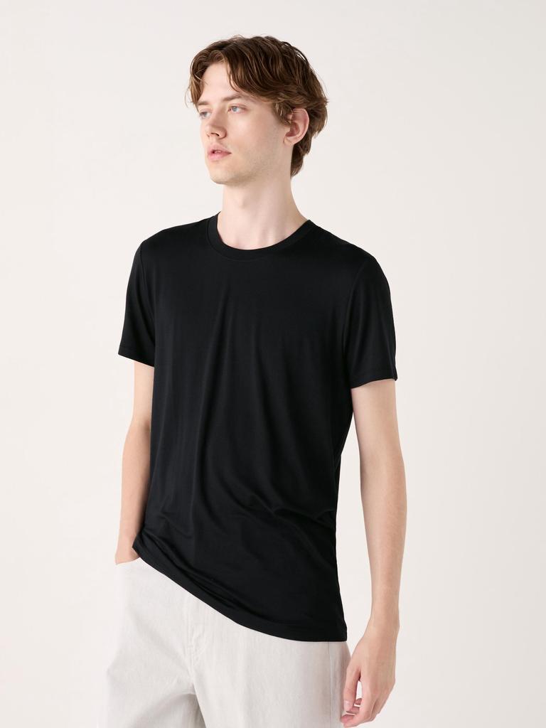 Uniqlo Футболка Japan HeaTTech Crewneck с коротким рукавом 