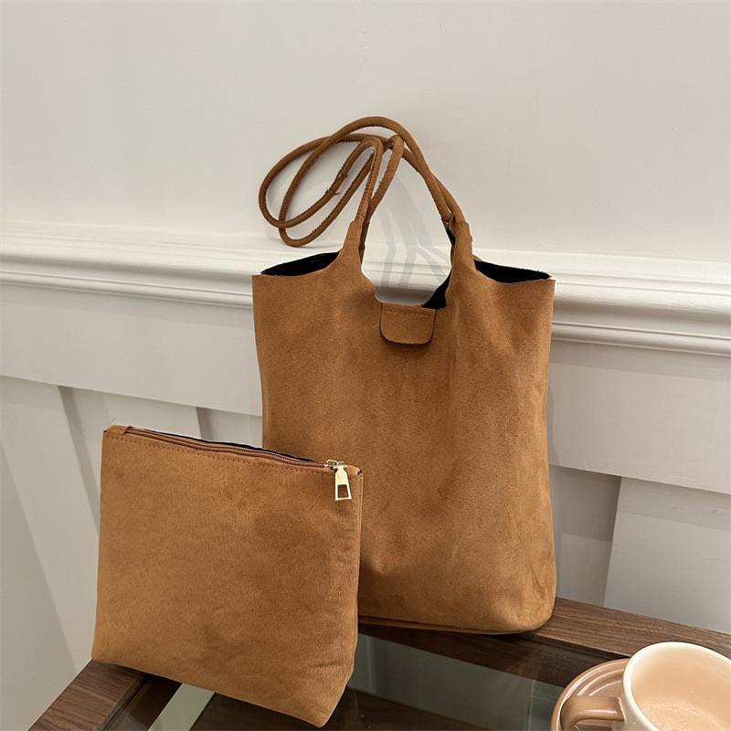 Retro Style Tote Bag For Female Use Featuring Durable Material And Interior Cell Phone Pocket
