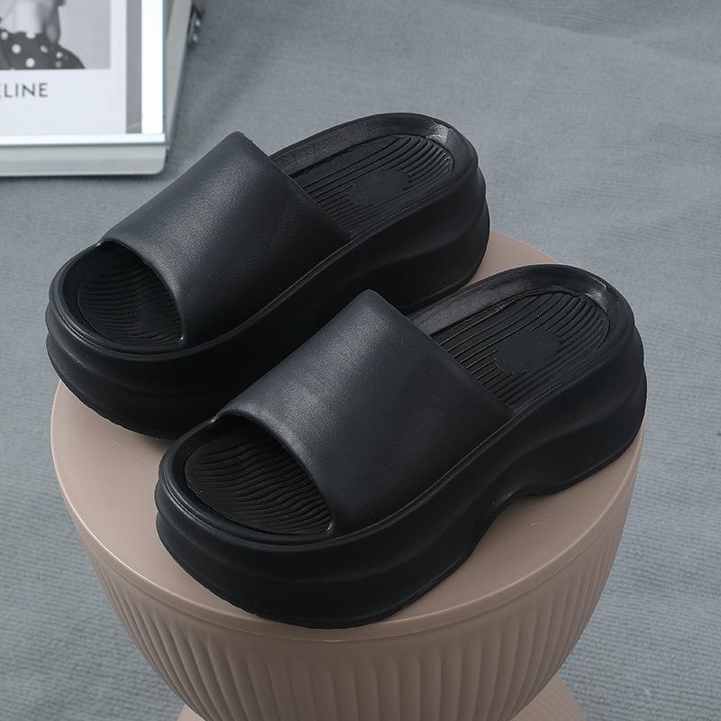 Новые летние женские сандалии на платформе, пляжные тапочки на каблуке, модные удобные шлепанцы на плоской подошве, уличная мягкая домашняя обувь с облаками