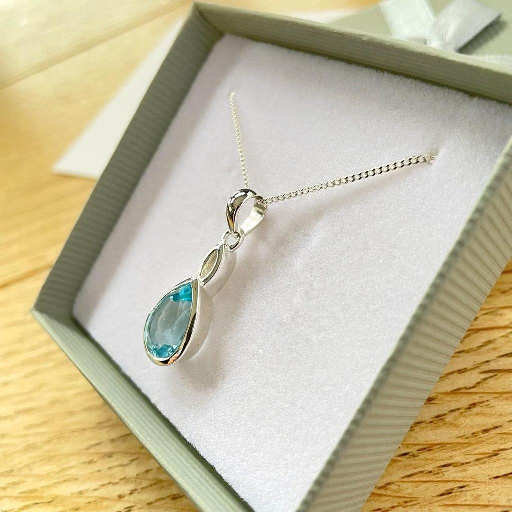 Ожерелье с топазом, подвеска в виде одной капли с гранью голубого топаза, серебро 925 пробы, камень для рождения в ноябре/декабре, подарок для нее