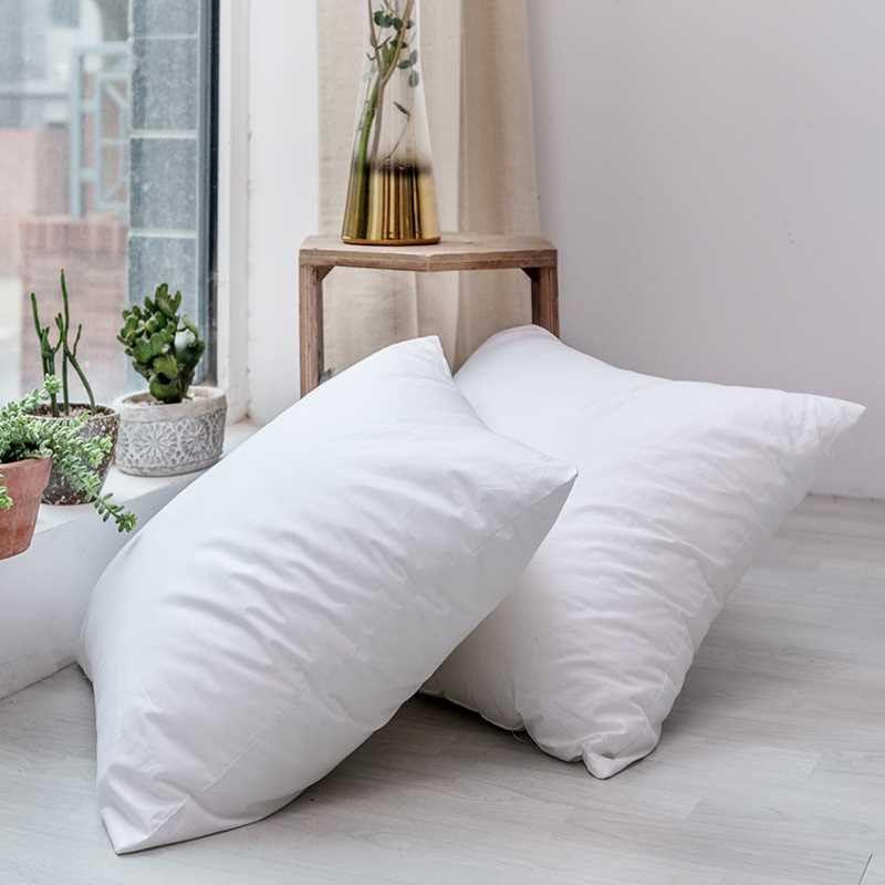 Luxurious Polyester Hollowfiber Cushion Inner Pads With White Cover For Ultimate Comfort