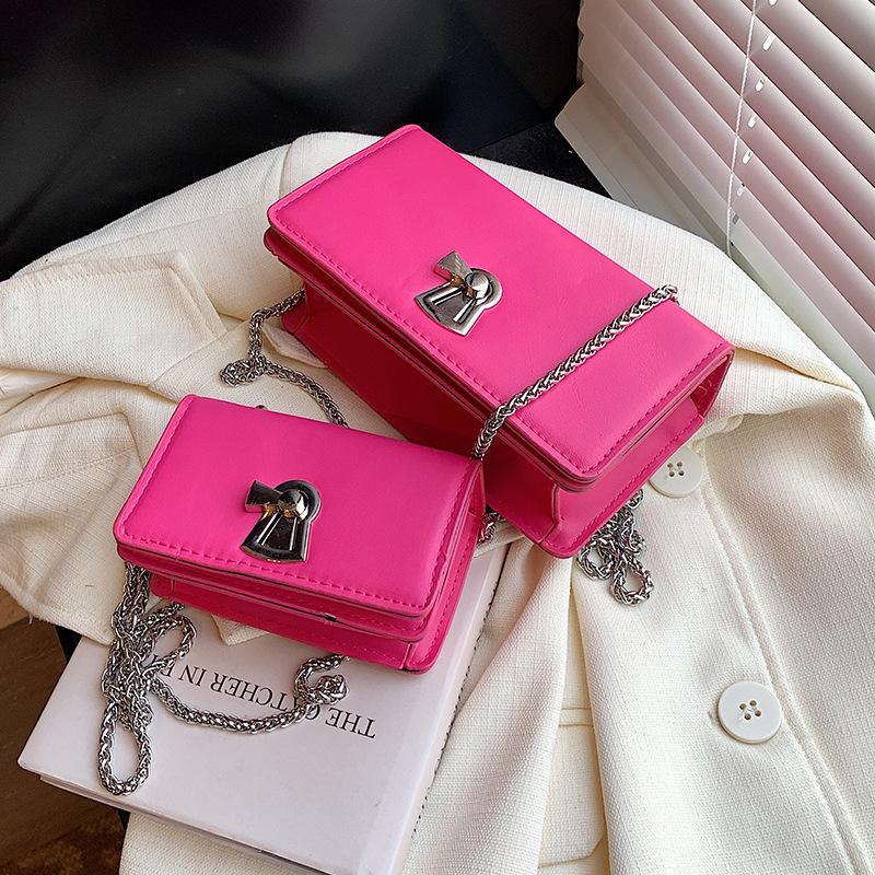 Маленькая сумка на цепочке, женская новая модная сумка через плечо, студенческая универсальная сумка на цепочке