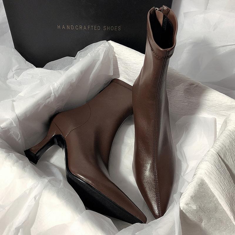 Зимняя мода Ботильоны с острым носком Элегантные туфли на высоком каблуке из кожи 2025 года Трендовые дизайнерские туфли-лодочки Гладиаторские туфли-лодочки женские