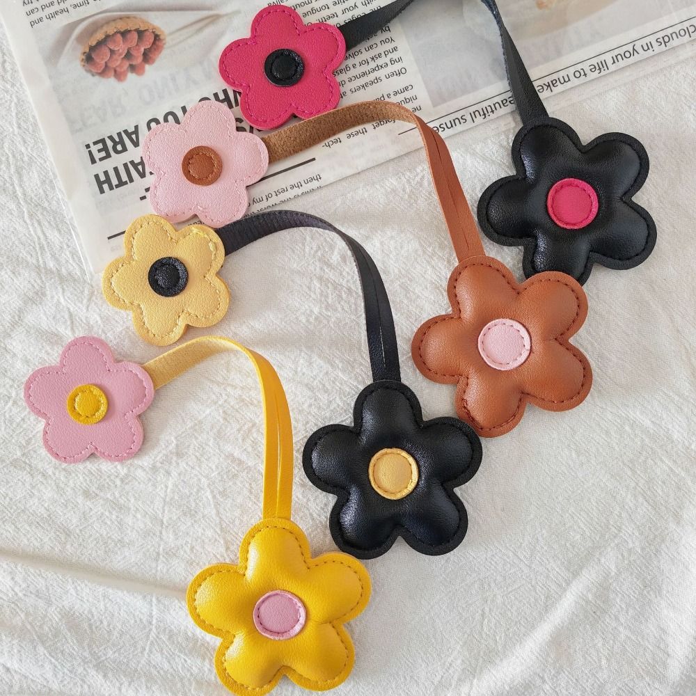 Contrasting Sunflower Bag Pendant PU Leather Bag Pendant Five Petal Flower Keychain Women