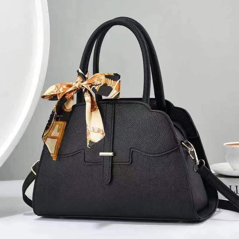 Trendy And Versatile Women's Tote Bag In Multiple Colors For Daily Fashion Needs