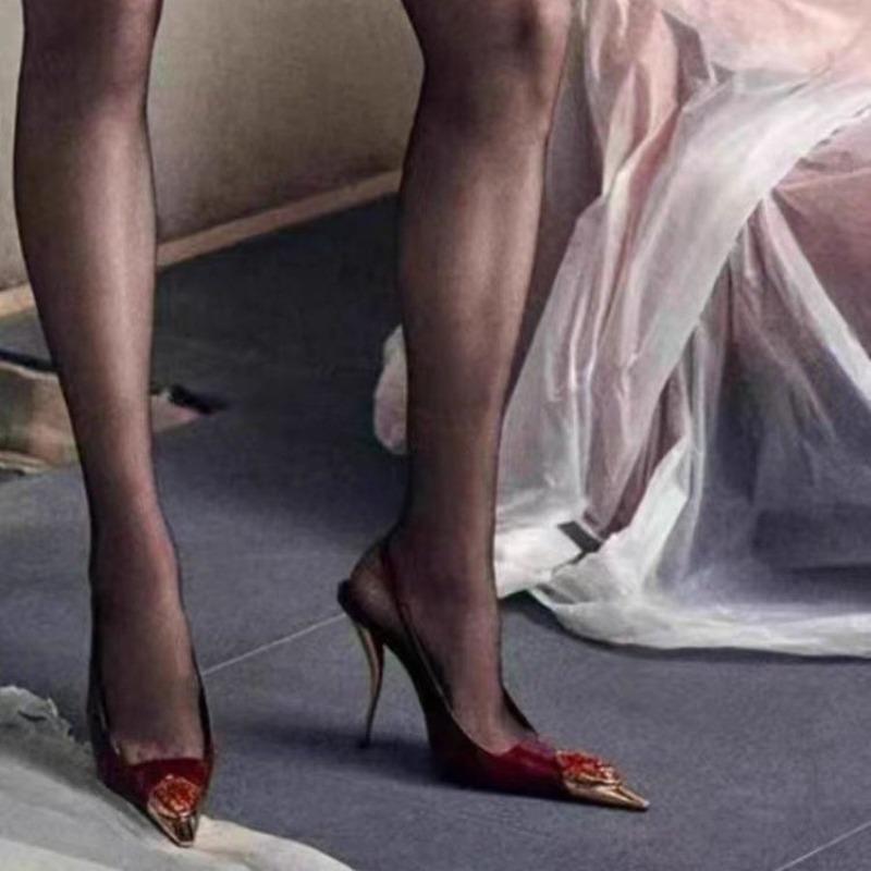 Модные Красные Изумрудные Остроконечные Шпильки Свадебные Высокие Каблуки Сандалии 2025 Интернет-Знаменитость Женский Пояс Документальные Туфли Высокие Каблуки