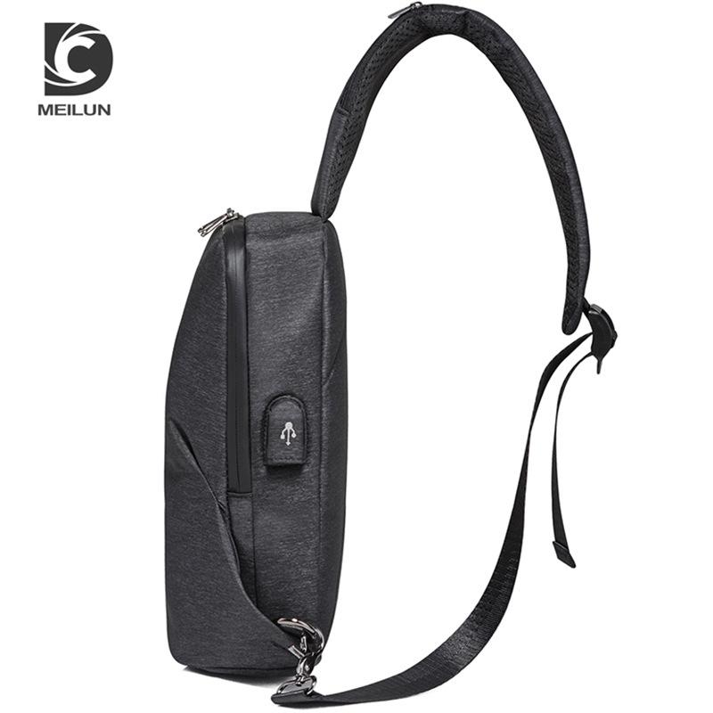 New Men's Trendy Cool Chest Bag Shoulder Messenger Bag USB Charging Men's Bag Youth Sports Small Backpack