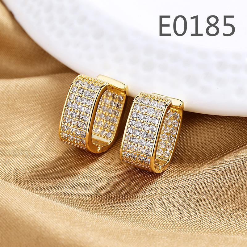 2026 high-end fashion Korean version women's round micro-inlaid zircon ear buckle versatile earrings silver design ear jewelry