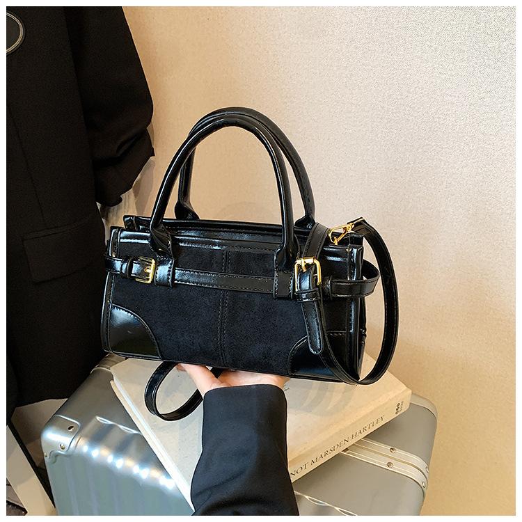 Ретро матовая маленькая сумка женская 2025 новая универсальная сумка-мессенджер осень-зима популярная сумочка для выхода маленькая сумка