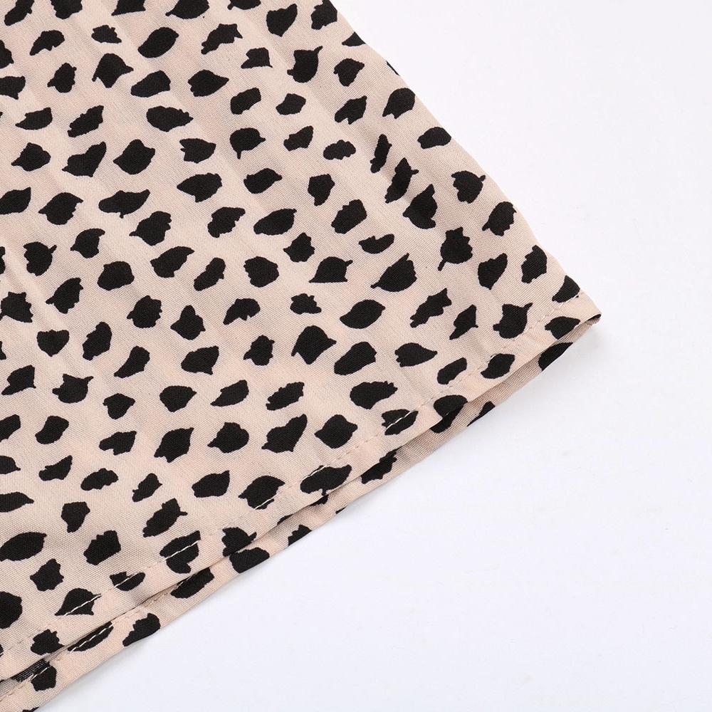 Летнее длинное платье с леопардовым принтом и короткими рукавами и V-образным вырезом и высокой талией